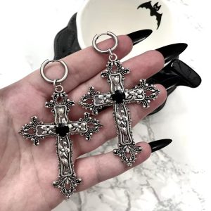 boucles d'oreilles croix style gothique femmes