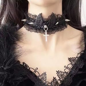 collier pour femme style gothique / punk